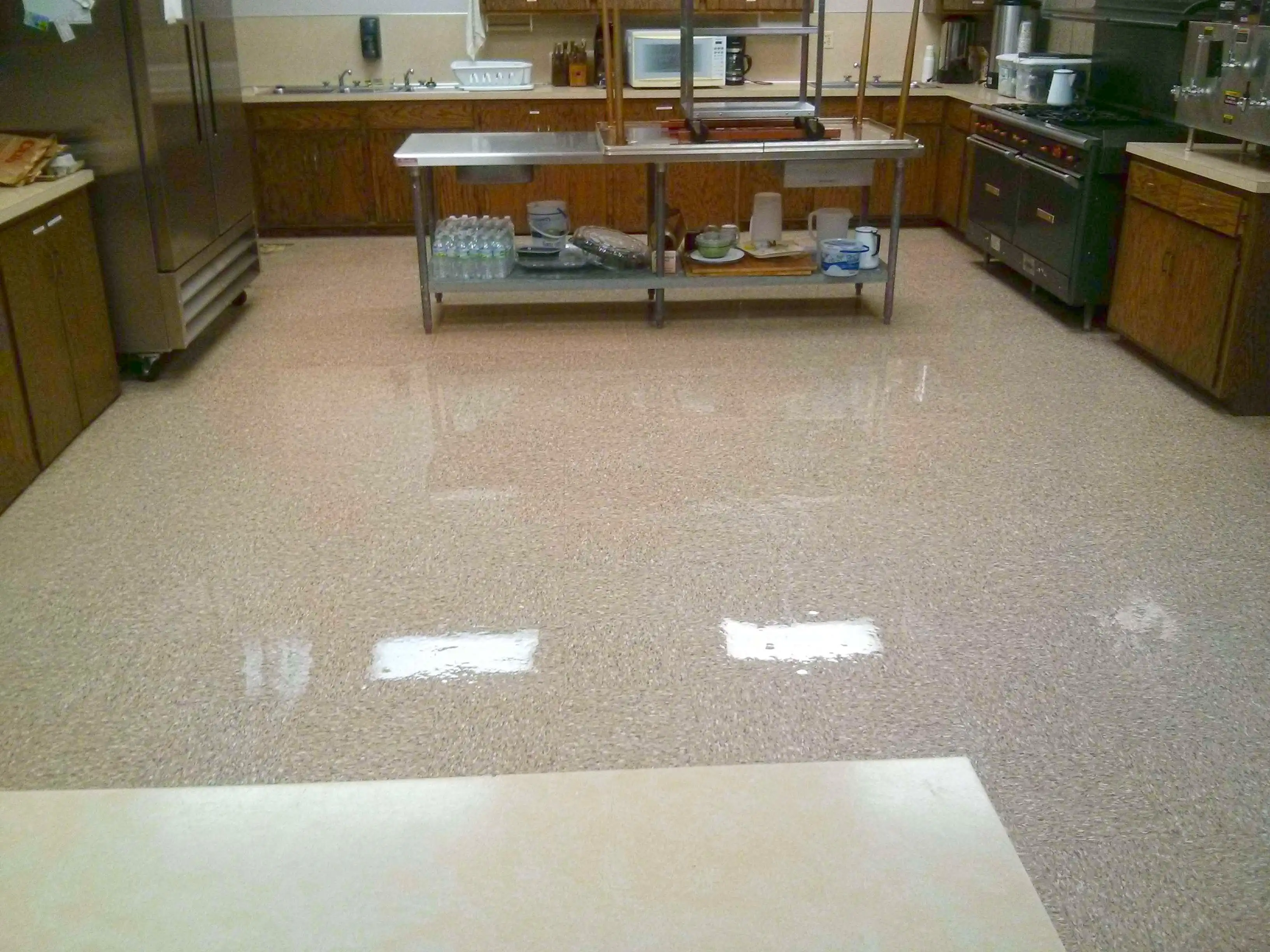 vct-floors-clear-coating-job-in-rural-hennepin-county