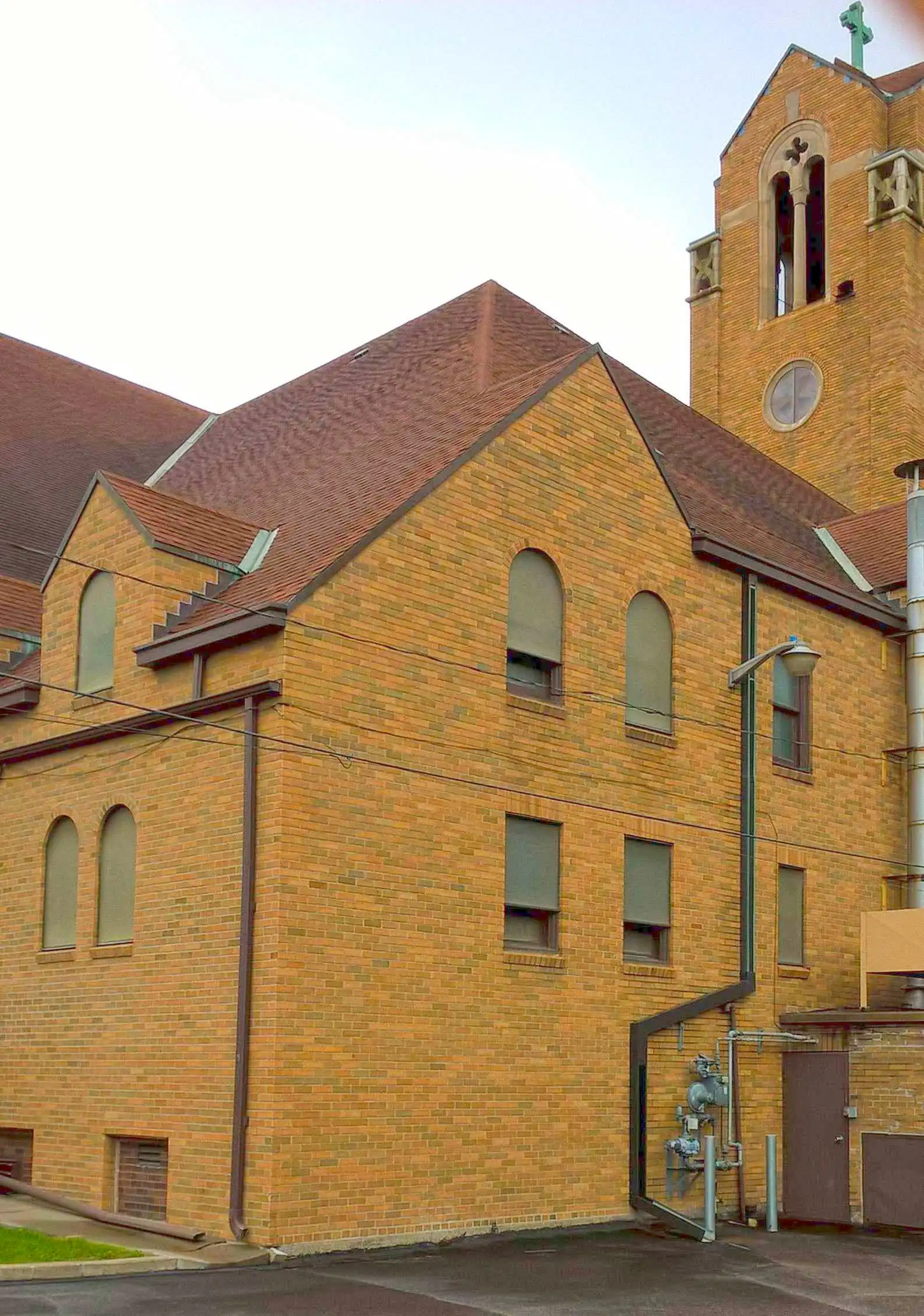 ancient-vct-floor-with-some-serious-issues-in-minneapolis-church