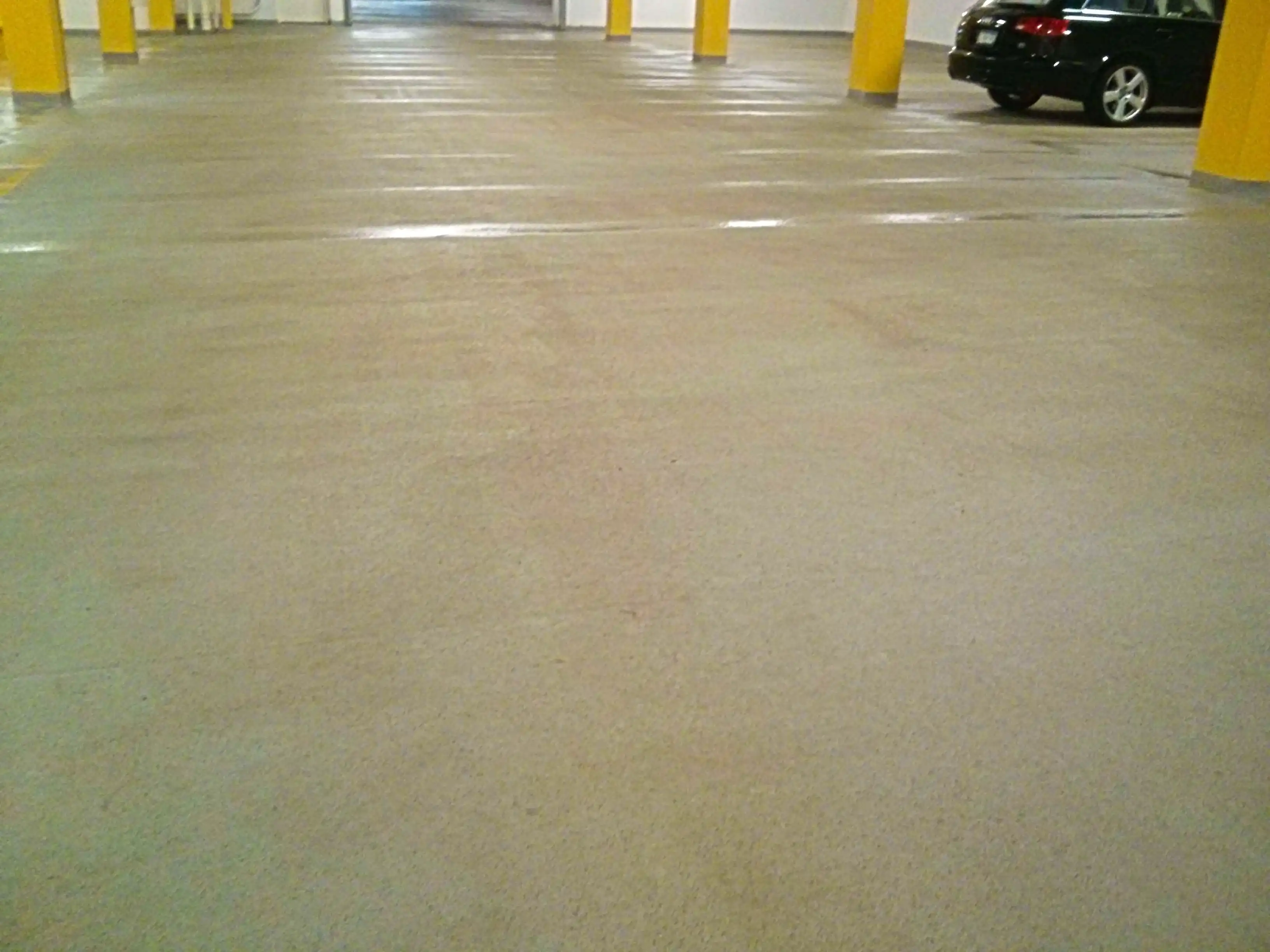 multi-office-building-parking-garage-in-wayzata-minnesota