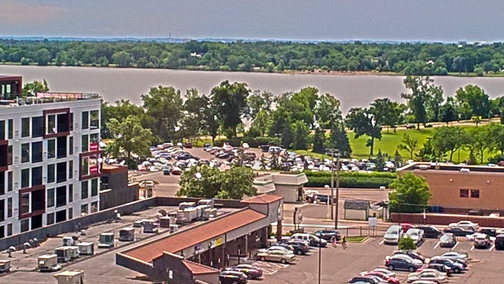 12 Stories High-Rise Building Near Lake Calhoun in Minneapolis image 6